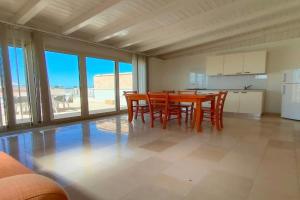 Quadrilocale Dafne 2 in centro vista mare Salento Ugento Guest house, Torre San Giovanni