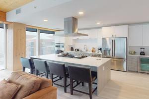 Suite Home - Ascent Apartments, Milwaukee