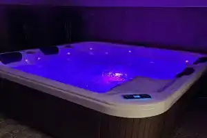 Central Lux Apartman Spa, Chabats