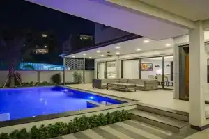 Super Luxury 4 Bedroom Private Pool Villa with Jacuzzi, Near 711, 10 minutes to Walking Street and Beach - MT4, Pattaya