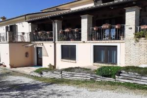 VILLETTA TRA GLI ULIVi 2 Apartments, Citta Sant'Angelo