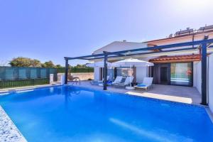 Villa Kakule, Kas