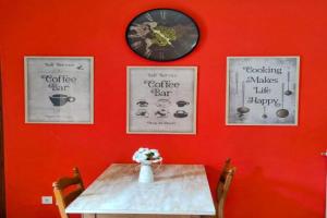 trilocale con ampio terrazzo e posto auto privato Guest house, Albenga
