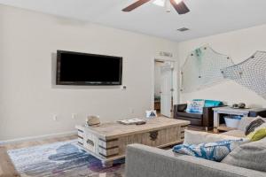 Beach Ballin Guest house, Galveston
