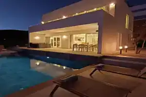 Panoramic Villa with a Pool, Alanya