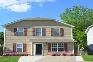 Downtown Gem with Fenced Yard, BBQ Grill and Firepit Guest house, Charlotte