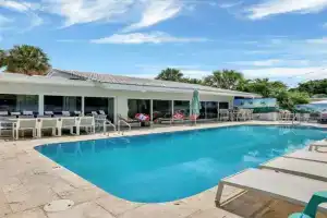 Seabreeze - 6BR Pool and Steps to Beach Guest house, Fort Lauderdale