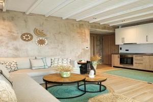 Philia Luxury Living Apartments, Neoi Poroi