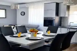 Dreams Apartment, Kozino