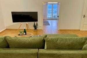 LaBed - Wohnen direkt an der Drosselgasse, stilvolle Ferienwohnung mit Rheinblick Apartments, Rudesheim am Rhein