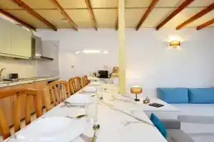 Liri - Family paradise Cottage, Ixia