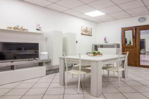 Guest Host - Saint Simplicio House, Olbia