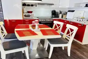 Ferienwohnung Joli- inklusive Parkplatz, Bettwäsche, Handtücher und WLAN Apartments, Weissenfels