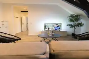 Fewomo, MoselSky, Stilvolle Dachgeschoss-Ferienwohnung mit Charme für 6 Personen Apartments, Lieser