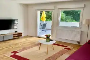 Erholung an den Wasserfällen - Ferienwohnung in - Stilvolles Apartment mit Terrasse, Parkplatz & ruhiger Lage, Baden-Baden