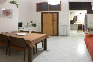 Number One Apartments, Vasto