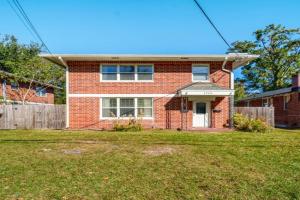 Beachy Bungalow at Apartments, Jacksonville