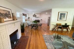 Parkside Bungalow steps away from Manito Park Guest house, Spokane