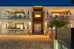 Apartments Quercus, Nova Poljana