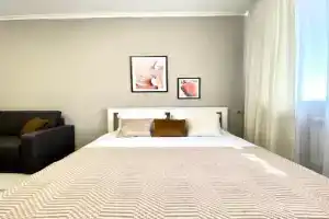 3h komnatnaya na Valihanova Apartments, Almaty