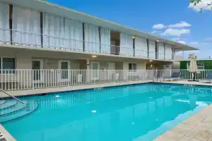 Sandy Waves Apartments, Naples