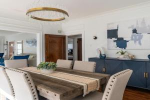 Luxury Short and Midterm Hyde Park Getaway Villa, Cincinnati
