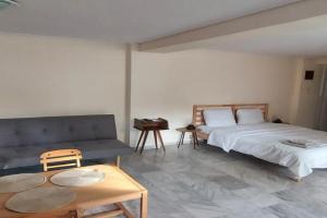 VAYA White Apartments, Artemida