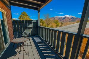 NEW I Mountain Views I Hot Tub I Lawn Games I Patio I BBQ Guest house, Flagstaff