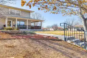 2 Mi to Zoo Family Home with Porch! Guest house, Aurora