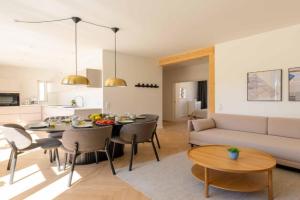 Newly Renovated 2BR with Balcony Apartments, Copenhagen