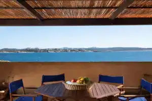 Homey Experience - Attic Panorama Guest house, La Maddalena