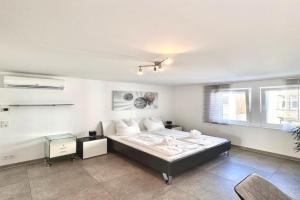 Komfort Oase mit Klimaanlage, Terrasse und Whirlpool Apartments, Stuttgart