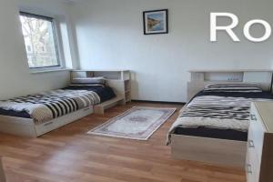 Zimmer 2 von 3 mit Gemeinschaftsbad-Küche, 30min Köln Messe Bahnhof, 5min Bahnhof Zentrum Apartments, Leverkusen
