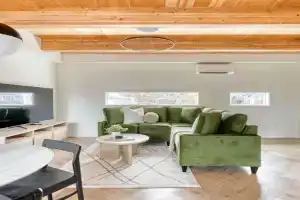 Stay - AlbertaArts Happy Place Townhome - 91 WalkScore Guest house, Portland