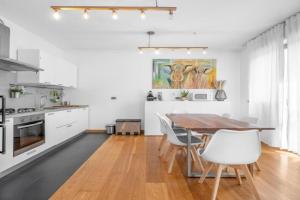Milano-Rho Fiera Exclusive stay private parking Apartments, Rho