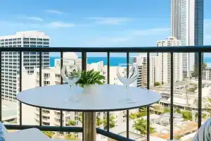 Sea View Hotel Room Heart of Surfers Paradise, Gold Coast