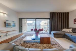 Stylish 1Bedroom Studio in the heart of St Julians 401, Pembroke