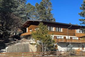 Quietly situated holiday home with marvelous mountain views, Adelboden