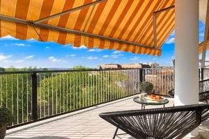 Vista Ghirlandina - Attico sul tetto del centro al settimo piano Apartments, Modena