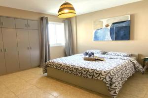 2 Combined Apts, Fast Wi-Fi, 5 Min Walk to Beach Apartments, Larnaka