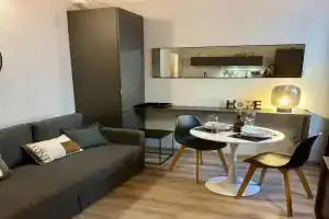 In CITY CENTER with PATIO Guest house, Como