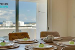 Charming 3-Bed Duplex with Stunning Sea View Apartments, Larnaka