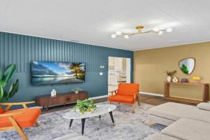 SUPER BOHO - At Lake Toho Fishing VINTaGE VIBEs Guest house, Kissimmee