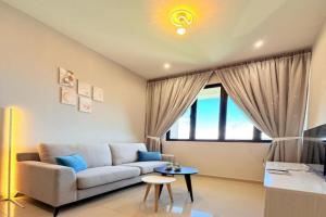 Iconic Regency Service Residences - Xin's Home Apartments, Georgetown