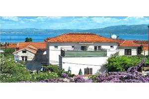 Stunning Apartment In With Wifi, Supetar