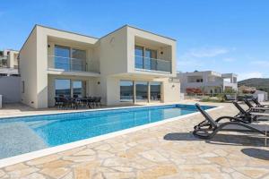 4 Bedroom Amazing Home In, Zaboric