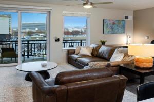 Convention Ctr Bespoke Beauty - 2BD Pool,Gym,Hot tub,Pkg Apartments, Salt Lake City