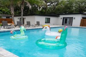 Family Fun Retreat - Heated Pool & Arcades Guest house, Jacksonville