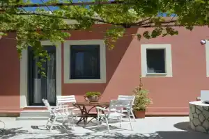 Terracotta Apartments, Lixouri