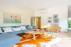 Le Petit Refuge l Authentic l Shellter Rentals Guest house, St. Tropez